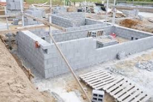 Photo de galerie - Dalle, chape, murette, crépi, enduit, ceinture, arase, piscine béton, carrelage, ravalement façade