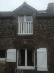 Photo de galerie - Travaux de peinture sur boiseries en extérieur