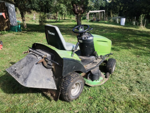 Photo de galerie - Tracteur tondeuse avec bac de ramassage ou mulching