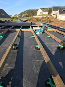 Photo de galerie - Création d’une terrasse en bois sur toit plat