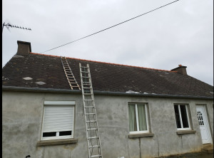 Photo de galerie -  remise en état de la toiture plus ravalement total  ( photo avant )