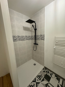 Photo de galerie - Installation d’une robinetterie de douche 