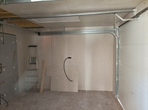 Photo de galerie - Réaménagement d'un garage avec création d'une mezzanine et d'un escalier trappe
électricité
plomberie
placo
mezzanine en bois
installation d'escalier trappe
