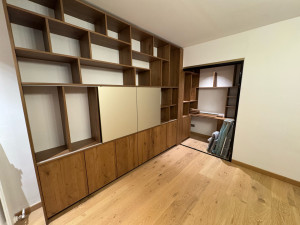 Photo de galerie - Meuble bibliothèque et télévision 