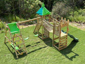 Photo de galerie - Montage d’une aire de jeu pour enfants 