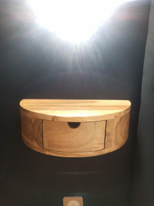 Photo de galerie - MONTAGE ET POSE MURALE TABLE DE CHEVET DESIGN