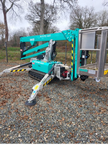 Photo de galerie - Nous somme équipes de nacelles pour  élaguer  vos arbres et abattage par démontage