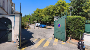Photo de galerie - Remplacement pivots non adapté par des roulements dans une EHPAD 