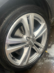 Photo de galerie - Changement disques et plaquettes avant et arrière Audi a3 avec nettoyage de jantes offert 