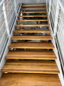 Photo de galerie - Ponçage et vernis 