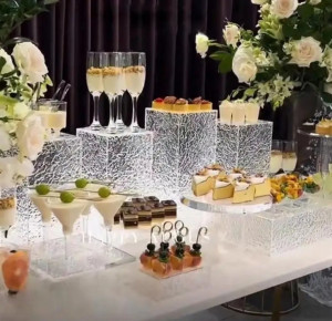 Photo de galerie - Présentoirs cubes acryliques transparents