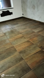 Photo de galerie - Pose de carrelage + plinthes  