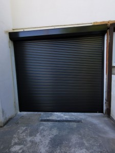 Photo de galerie - Volet/porte de garage motorisée avec commande radio 