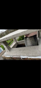 Photo de galerie - Pose de chapeau de cheminée