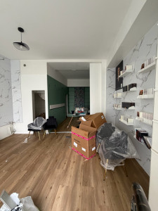 Photo de galerie - Crédence sur mur étagère 
