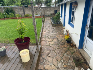 Photo de galerie - Cassage d’une dalle en béton fleurettes 