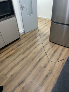 Photo de galerie - Pose de parquet dans un appartement habité (3 pièces), réalisée et livrée dans la journée.