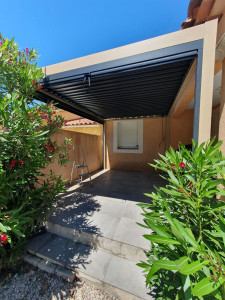 Photo de galerie - Montage d une pergola bioclimatique