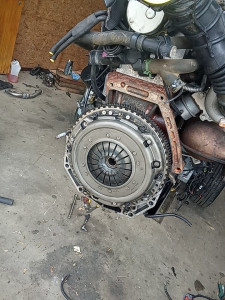 Photo de galerie - Embrayage, Distri, volant, moteur