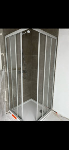 Photo de galerie - Pose bac de douche + cabine de douche  