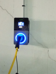 Photo de galerie - Installation borne de charge véhicule électrique
