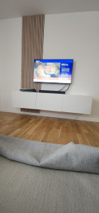 Photo de galerie - Meuble Tv et tasseaux 