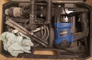 Photo de galerie - Piqueur Burineur filaire Hyundai et burins