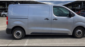 Photo de galerie - ? Opel Vivaro 2022 – Utilitaire taille M, spacieux et adapté au transport de meubles, électroménager, cartons et marchandises.