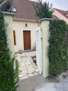 Photo de galerie - Remplacement des piliers de portillon endommagé , pose de quelques pierres