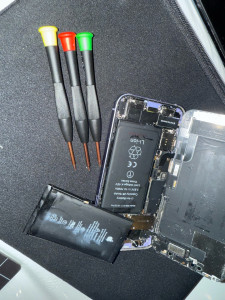 Photo de galerie - ? Réparation iPhone à Cenon 33150 – Réparateur téléphone à domicile