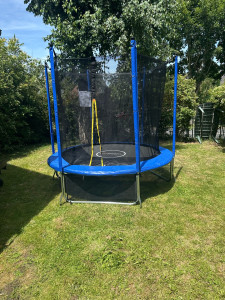 Photo de galerie - Montage de trampoline 