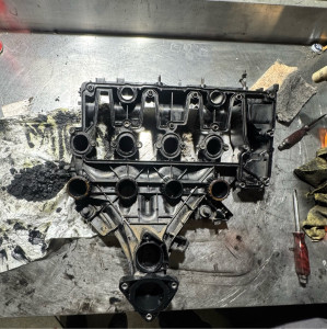 Photo de galerie - Décalaminage collecteur d’admission sur 2L HDI  