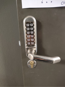 Photo de galerie - Remplacement une serrure à code 