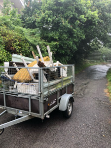 Photo de galerie - Enlèvements de vos déchets encombrants et déchet vert