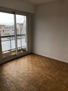 Photo de galerie - Ponçage et vitrification de parquet