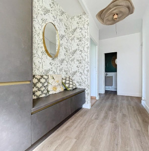 Photo de galerie - Pose de parquet + plinthes