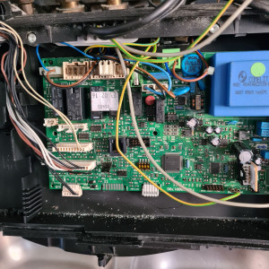 Photo de galerie - Remplacement circuit imprimé sur chaudière à gaz chaffoteaux. 