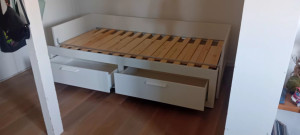 Photo de galerie - Montage d un lit Ikea un place modulable en 2 places extensible avec ses 2 tiroirs intégré. 