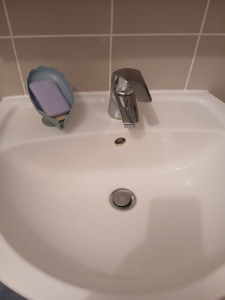 Photo de galerie - Nettoyage sanitaires, poussières-aspirateur-lavage sol partout, 
nettoyage des vitres, etc