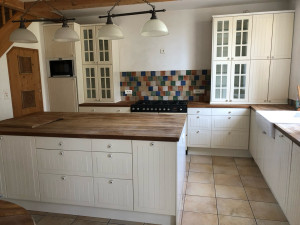 Photo de galerie - Remise en état d’une pièce parmi d’autres pièces 