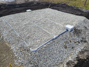 Photo de galerie - Réalisation d'un tertre pour épandage fosse septique.