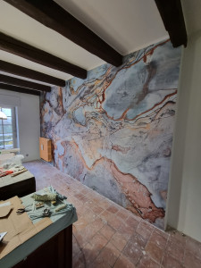 Photo de galerie - Pose d'un papier peint panoramique sur mesure 