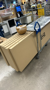 Photo de galerie - Transport et montage de caissons de 2,50m IKEA