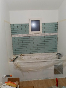 Photo de galerie - Pour tout projet de rénovation de biens.
Cloisons, faux plafond, pose de porte, de parquet, cuisine etc...