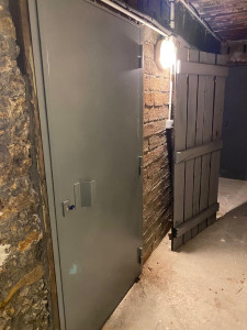 Photo de galerie - Remplacement d'une porte de cava lambda pour une porte blindée 3 points