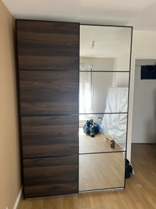 Photo de galerie - Montage dressing IKEA porte coulissante 