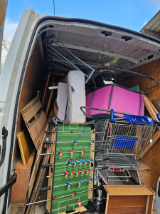 Photo de galerie - Évacuation des encombrants dans une résidence sur Lormont