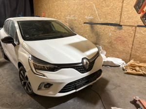 Photo de galerie - ? Réparation Carrosserie – Qualité & Finition Impeccable  Nous redonnons à votre véhicule son aspect d’origine grâce à un travail soigné et des techniques professionnelles.  ✔ Préparation et peinture toutes teintes