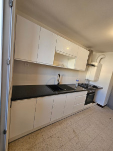 Photo de galerie - Pose de porte fin de chantier cuisine parquet fenêtre porte extérieur terasse  habillage
 muraux décoratifs dressing placard coulissant contacter moi pour plus d’info 