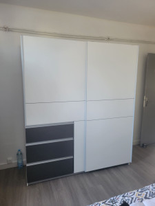 Photo de galerie - Armoire coulissante Dorian de chez Conforama.